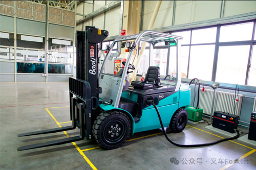 雨季叉车怎么用更安全，这份防护手册请收好！