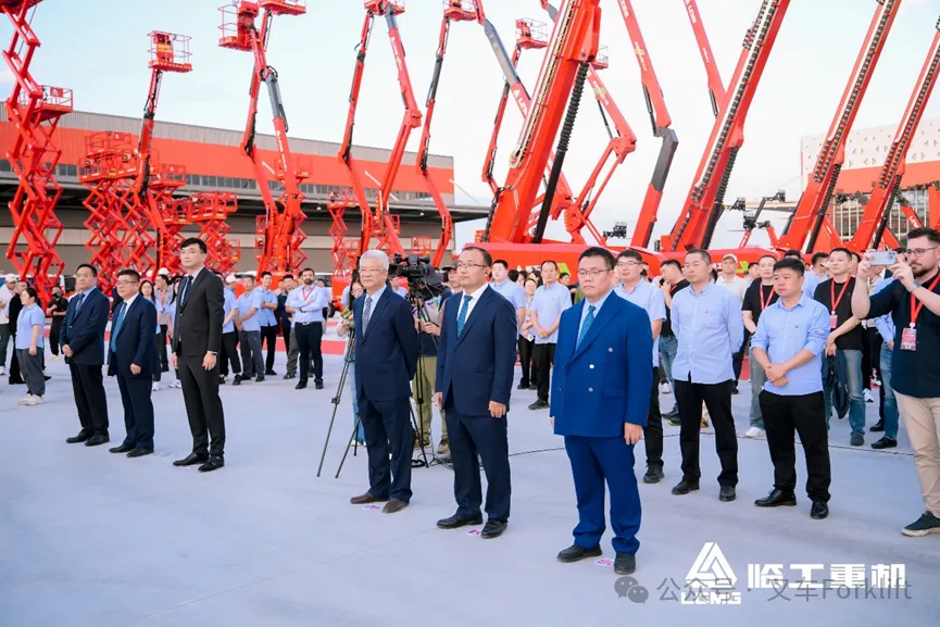 临工重机重磅新品亮相全球客户节 彰显中国智造澎湃动能