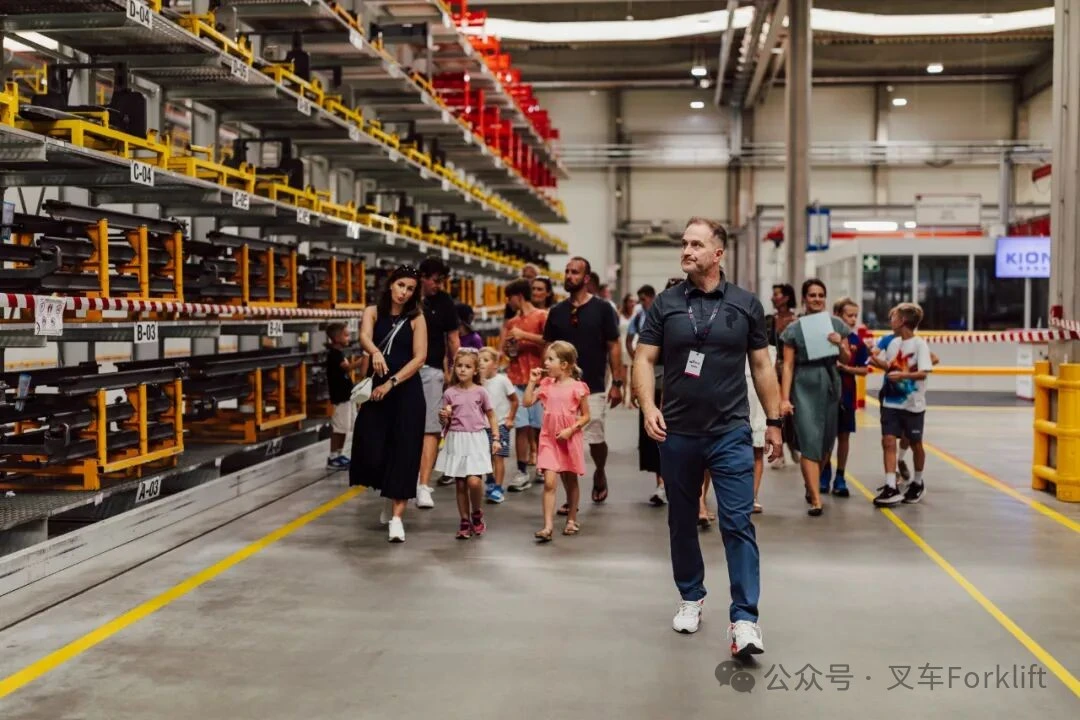 从零到全球标杆：凯傲Stříbro工厂的智能制造蜕变之路