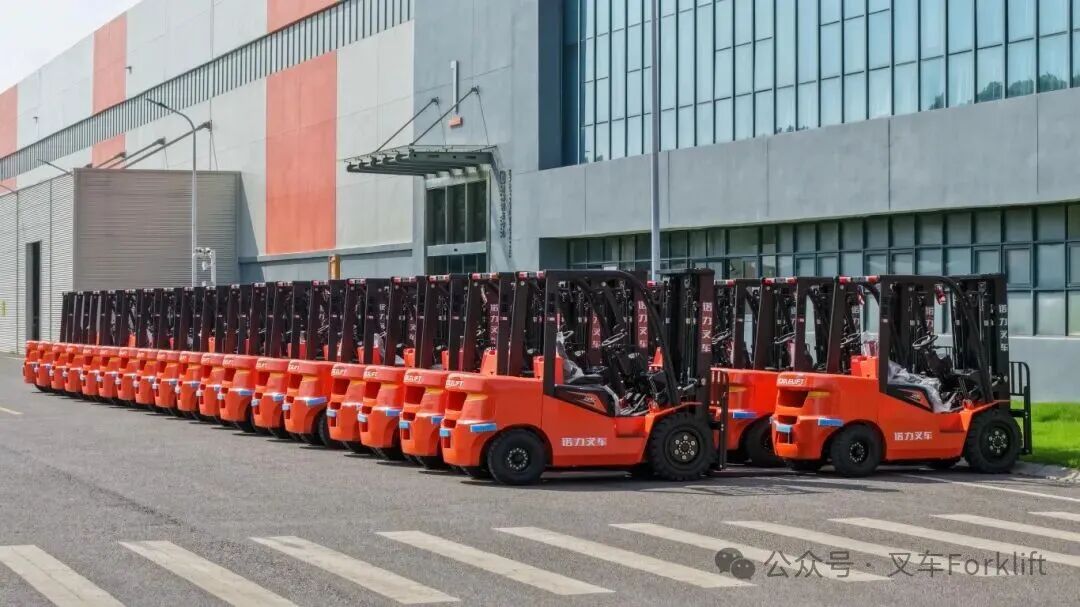 列队发车！72台诺力叉车交付区域核心经销商