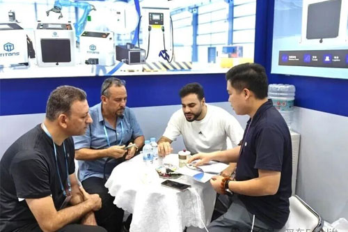 ​​泰坦智能 | 第138届广交会圆满落幕，TITANS以“无线充电+全场景方案”引领工业车辆绿色革命​​