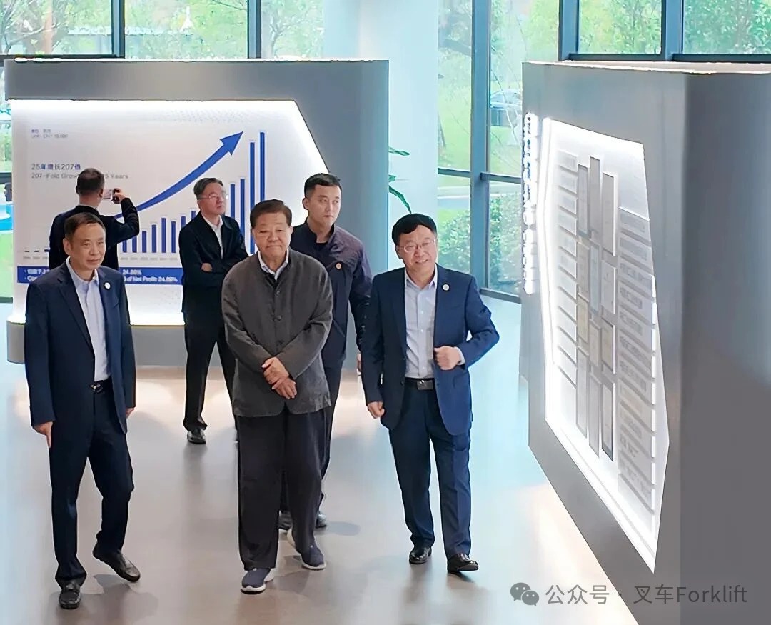 中央政治局原常委、全国政协原主席贾庆林调研杭叉集团