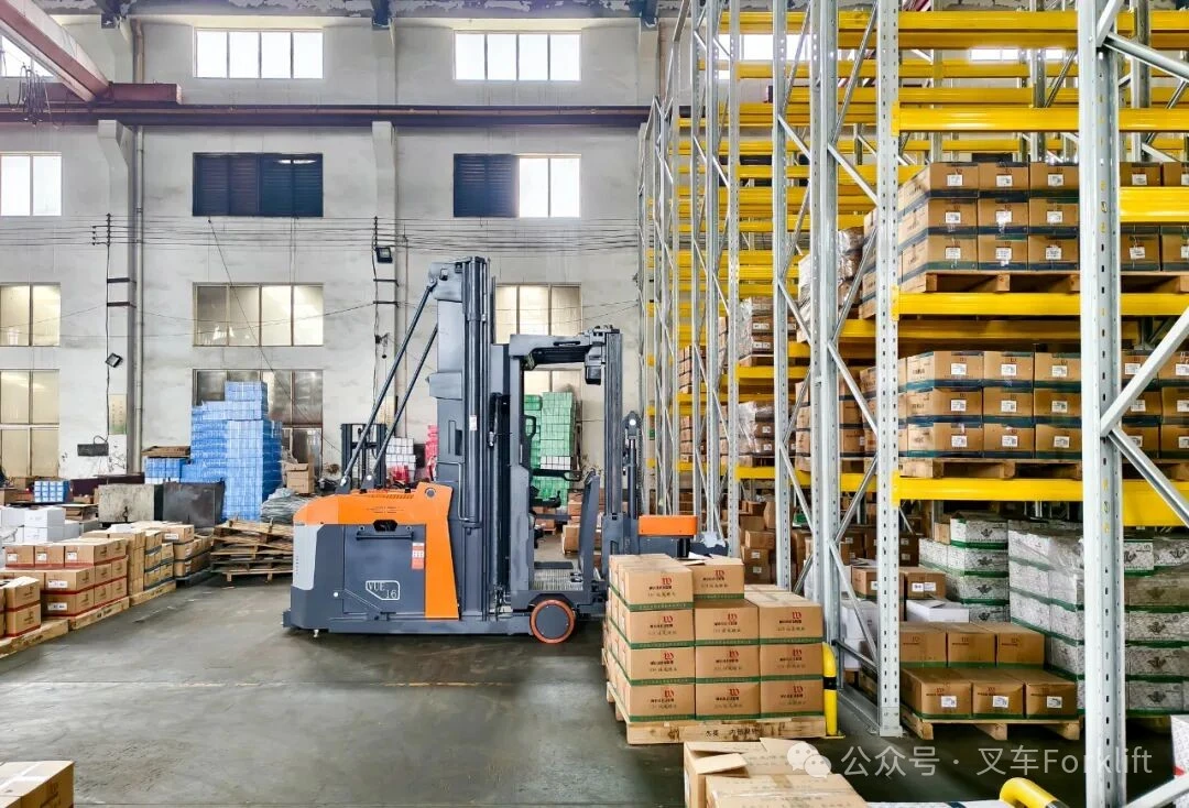 卓一智能叉车再获复购，窄巷道方案赢得不锈钢行业客户持续信赖