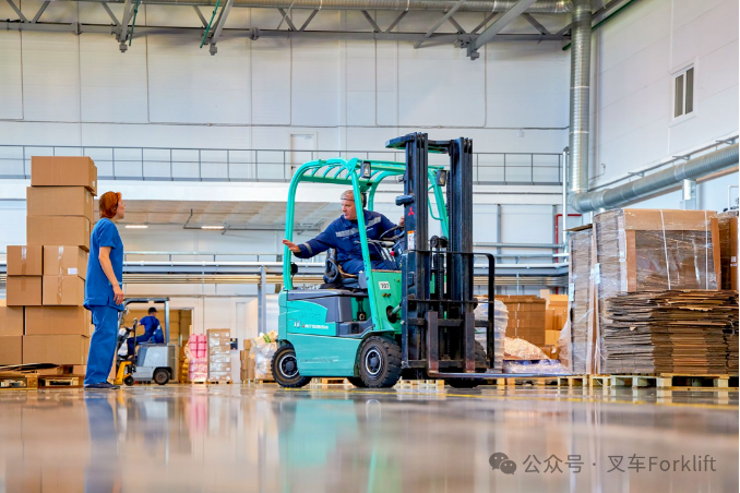 好物推荐丨叉车作业怕碰撞？这款雷达区域预警灯，为安全撑起“防护盾”
