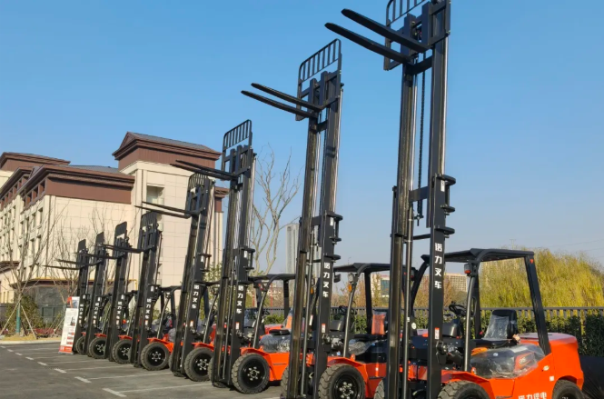 凝心聚力 创领新程 | 诺力亮相长兴驻宿迁商会年会！