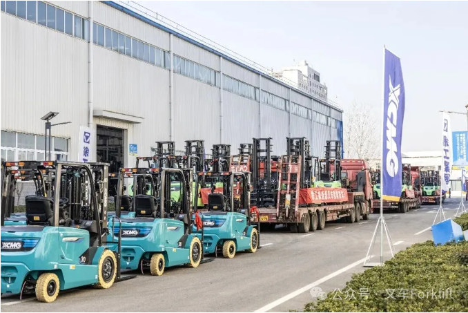 2026开门红 | 徐工物料搬运装备全球发车，擎旗绿色智造！