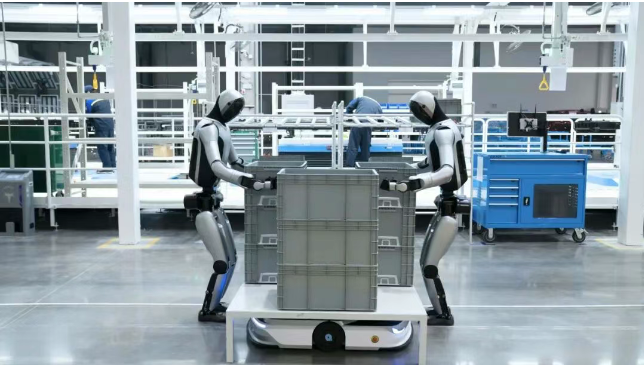 UQI优奇无人物流车Chitu赤兔α在富士康郑州工厂正式下线