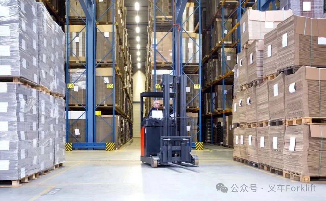 板材仓库叉车撞人事故：堆垛盲区为何"防护都到位还出事"？