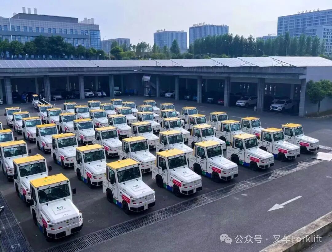 TCF电动行李牵引车交付重庆江北国际机场，助力西南航空枢纽绿色升级！